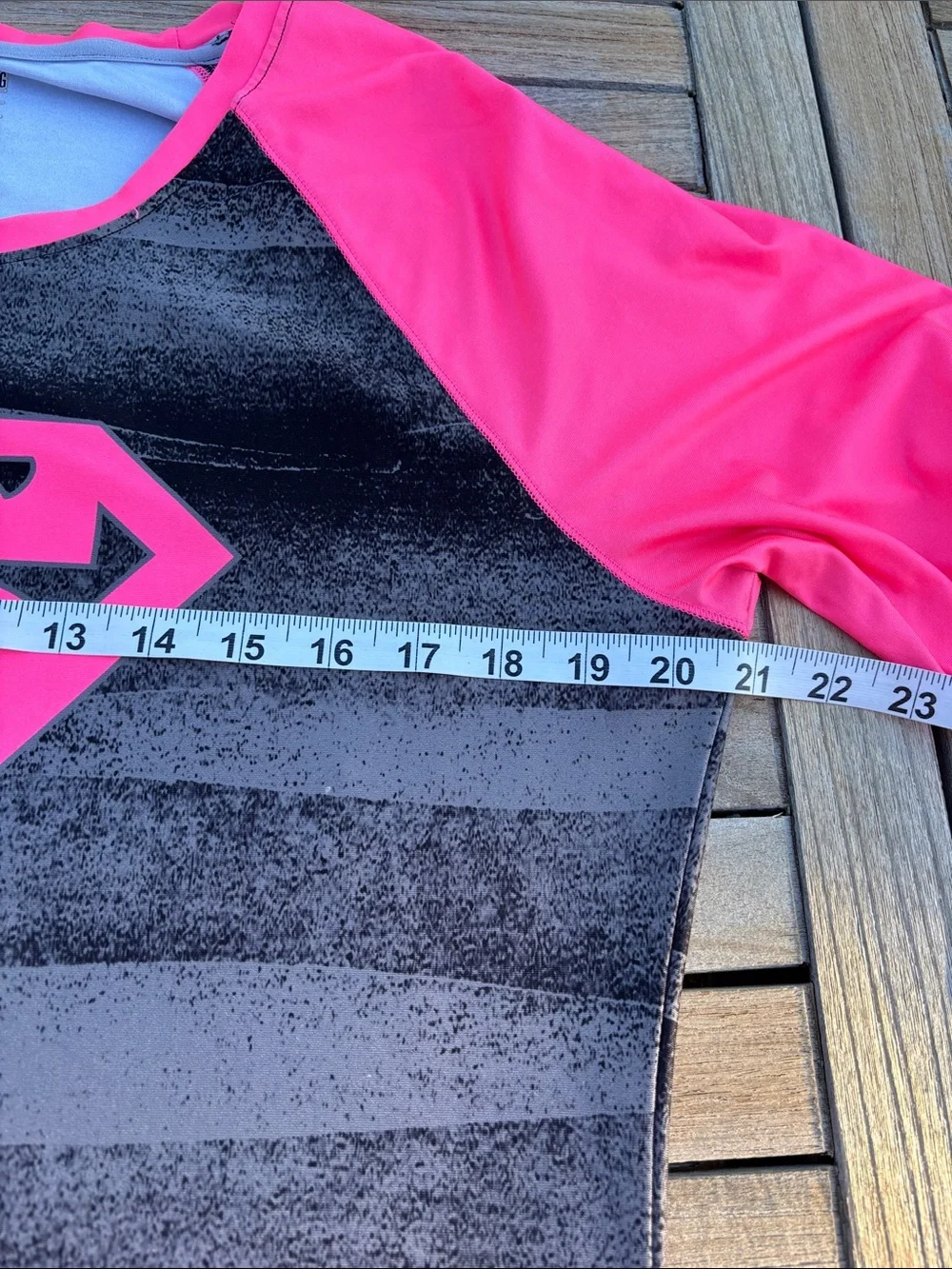 UNDER ARMOUR Pink/Black L Supergirl Heat Gear Performance Top (L-128) - Picture 7 of 9
